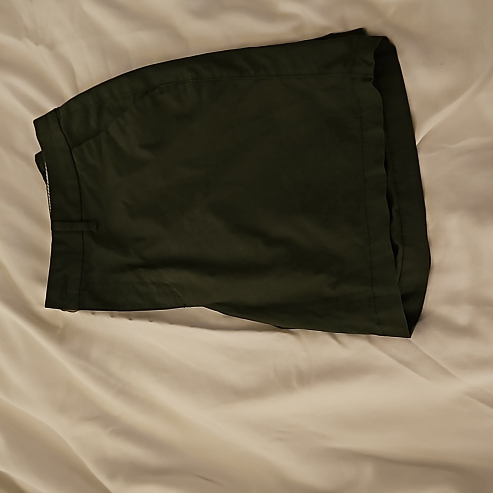 Shorts - Picture 3 of 4